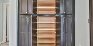 6746 N Glasner Gallery 11