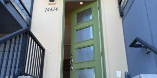 3bd/2.25ba Lake Forest Park Townhome Gallery 1