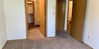 323 Janet St. Gallery 16