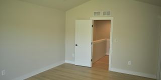 843 ONTARIO Street Gallery 16