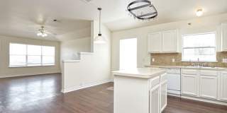 Beautiful 4 Bedroom / 2 Bath Home in Eagle’s Landing Subdivision Gallery 4