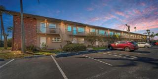 2 CAUSEWAY Boulevard Gallery 4
