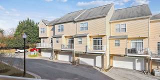 Resort-Style High View Townhome with 2-Car Garage, Private Office & Walkable Hunt Valley Location Gallery 21
