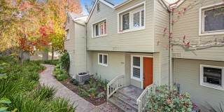 Spacious 3BD/2.5BA Mesa Townhome! (Walking distance to the beach) Spacious 3BD/2.5BA Mesa Townhome! (Walking distance to the beach) Gallery 19