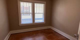 3 Bedroom Duplex on a Brick Cul-de-sac, Blocks From Eastown and Cherry Hill! Gallery 15