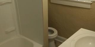 Large 2 bedroom $1200 Gallery 7