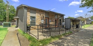 Cleburne Plaza Gallery 1