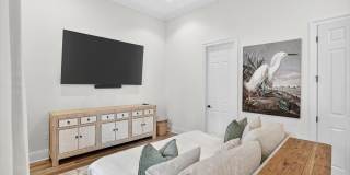 3161 Club Drive Gallery 7