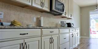 Orchard Hills 6 bed / 3.5 Bath - Partially Furniushed Gallery 13