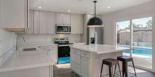 2333 E Paradise Drive Gallery 8