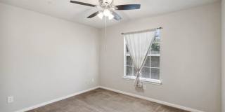 Room in 4 Bedroom Home in Austin Gallery 3
