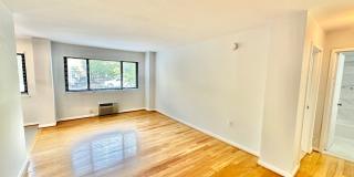 Spacious One Bedroom Condo In the Heart of Dupont - 17th/New Hampshire. Gallery 4