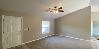Desirable SE Ocala Neighborhood 3/2/2 *WON'T LAST* Gallery 5