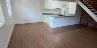 **MOVE-IN SPECIAL** 2-Story Condo With Lots of Character! Gallery 4