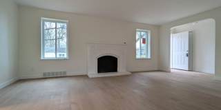 High end, 2-bedroom 2-bathroom single family home in Webster Groves! Gallery 1