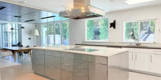 1801 Roscomare Road Gallery 12
