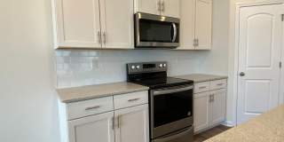 Room in 4 Bedroom Home at Planters Trace Ln Gallery 3