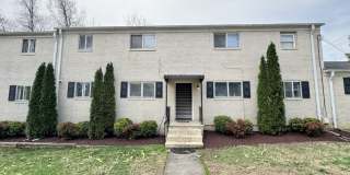 Adorable 2 Bedroom Apartment Convenient to UNCG  Downtown Greensboro Gallery 1