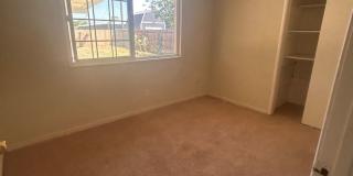 Move in Ready in  Hanford 3 bedroom, 1 bath with large yard! Gallery 8
