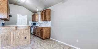 Charming home in Yukon + 3 bedrooms + 2 bathrooms Gallery 7