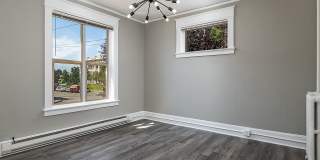 Elegant Renovation! HUGE 1 Bed 1 Bath Available Now! Gallery 14
