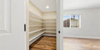 2551 Williamsburg Street Gallery 41