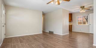 Great house near UCCS with 2x kitchen and 2x laundry! Gallery 13