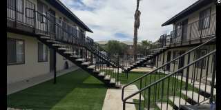 490 W Commercial Ave Gallery 1