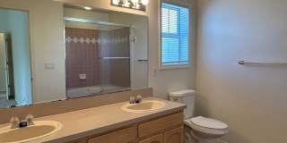 3 bedroom 2 bath In The Heart of Eagle Gallery 15