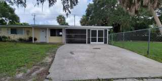 2483 Lakeshore Cir Gallery 1