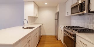 1800 Oak Apartments Gallery 95