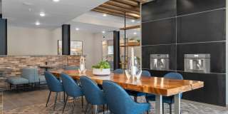 District Midtown Gallery 15