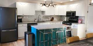 3 bed 1 bath - beautiful Southside flats home, central air, in unit laundry, udpated Gallery 1