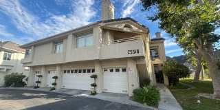 Beautiful 2-Bedroom Upper Corner Unit Townhome in Stevenson Ranch! Gallery 1