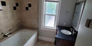 Beautiful 4 bedroom 2.5 house Gallery 15