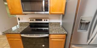 MOVE IN SPECIAL! $750 off first month rent! 2BR/1.5BA Condo! 2 parking spaces Gallery 6