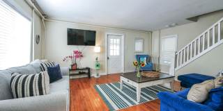 201 N Portland Ave Gallery 4