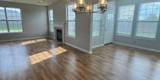 Three Bedroom Home with Fenced in Yard! Gallery 7