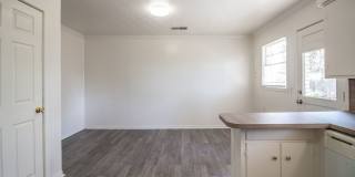 Centrally Located 3 Bedroom 2 Bathroom house! Gallery 6