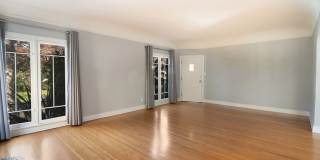 126 N Sycamore Ave Gallery 4