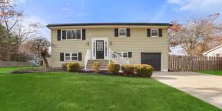 112 Manhattan Street Gallery 1