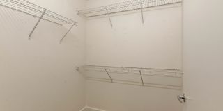 Excellent and newly refreshed Uptown 8th floor condo in the Courtside complex. Gallery 28