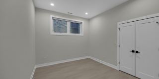 4629 S Michigan Avenue Gallery 10