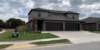 402 Red Robin St Gallery 19