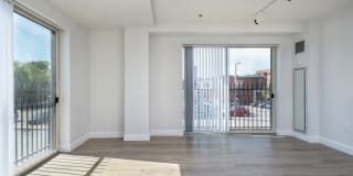 Munroe Place Gallery 22