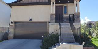 Luxury! 4 bdrm 3.5 bath HOUSE w/ Views! 2 car garage! Gallery 1