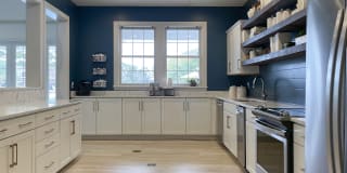 Barclay Place Gallery 17