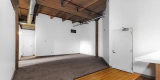 Off Broadway Apartments Gallery 13