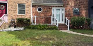 2/2.5 Townhome Close to USA campus Gallery 1