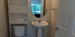 Spacious Townhome in Desirable Vizcaya Falls 3-bedroom, 2.5-bath townhome Gallery 11